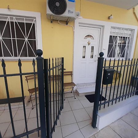 Yellow House Apartment Kalamata Ngoại thất bức ảnh