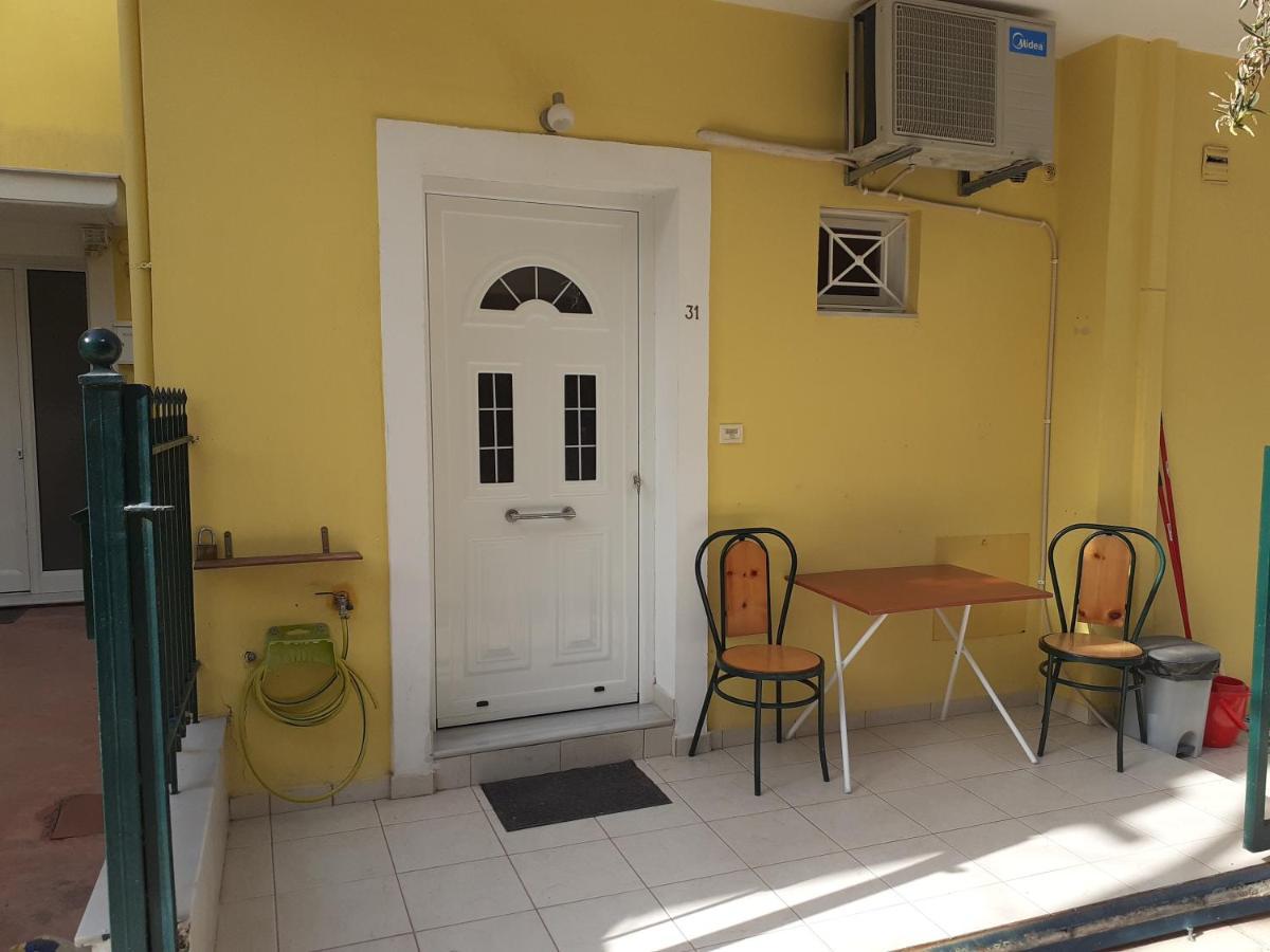 Yellow House Apartment Kalamata Ngoại thất bức ảnh