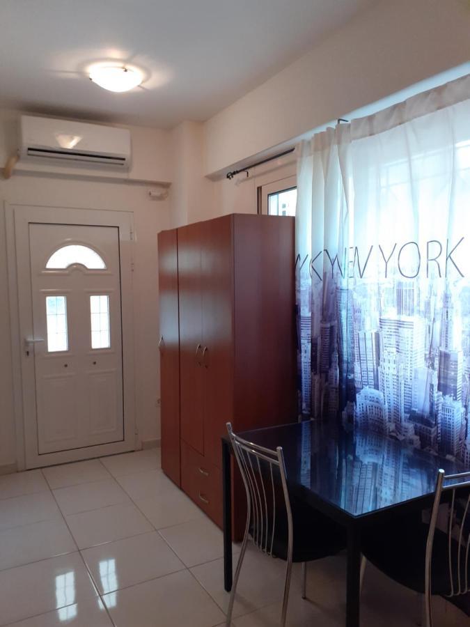 Yellow House Apartment Kalamata Ngoại thất bức ảnh