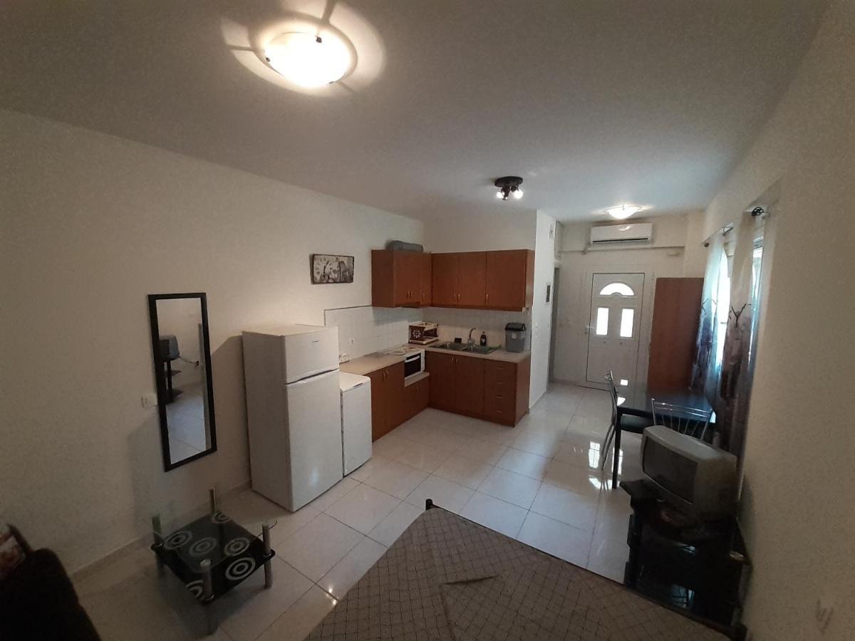 Yellow House Apartment Kalamata Ngoại thất bức ảnh