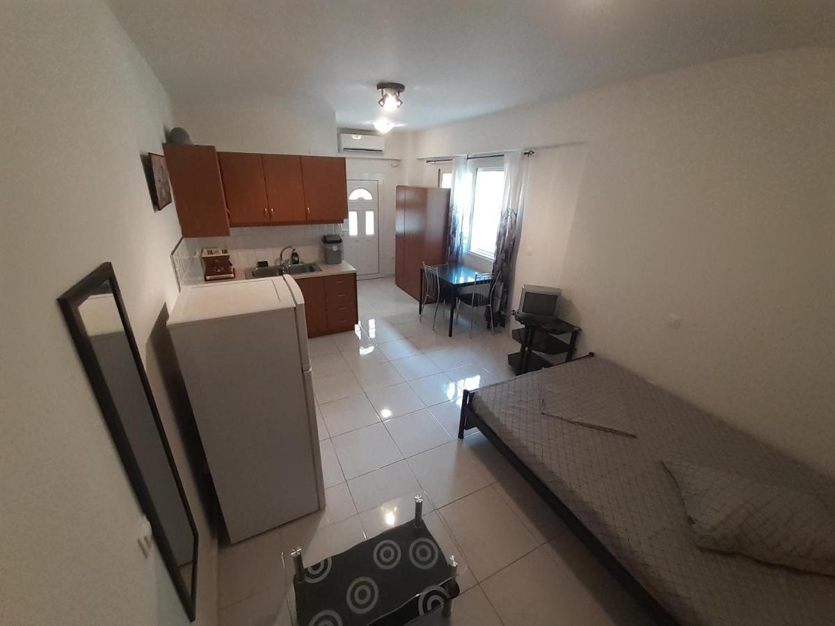 Yellow House Apartment Kalamata Ngoại thất bức ảnh