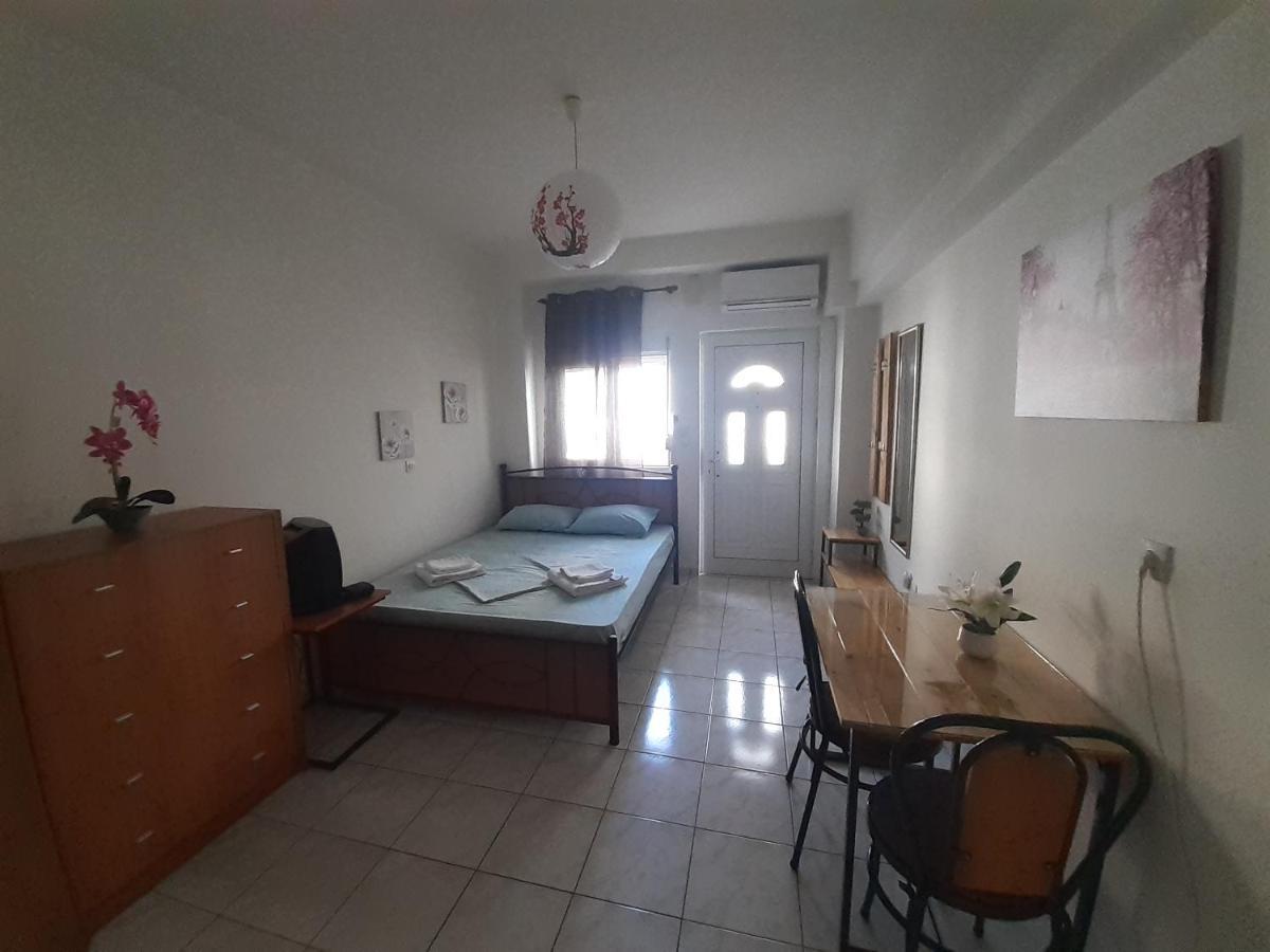Yellow House Apartment Kalamata Ngoại thất bức ảnh