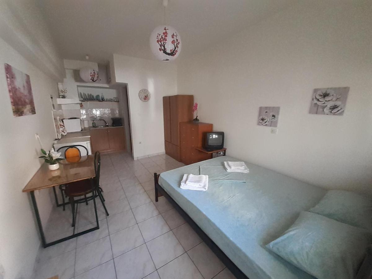 Yellow House Apartment Kalamata Ngoại thất bức ảnh